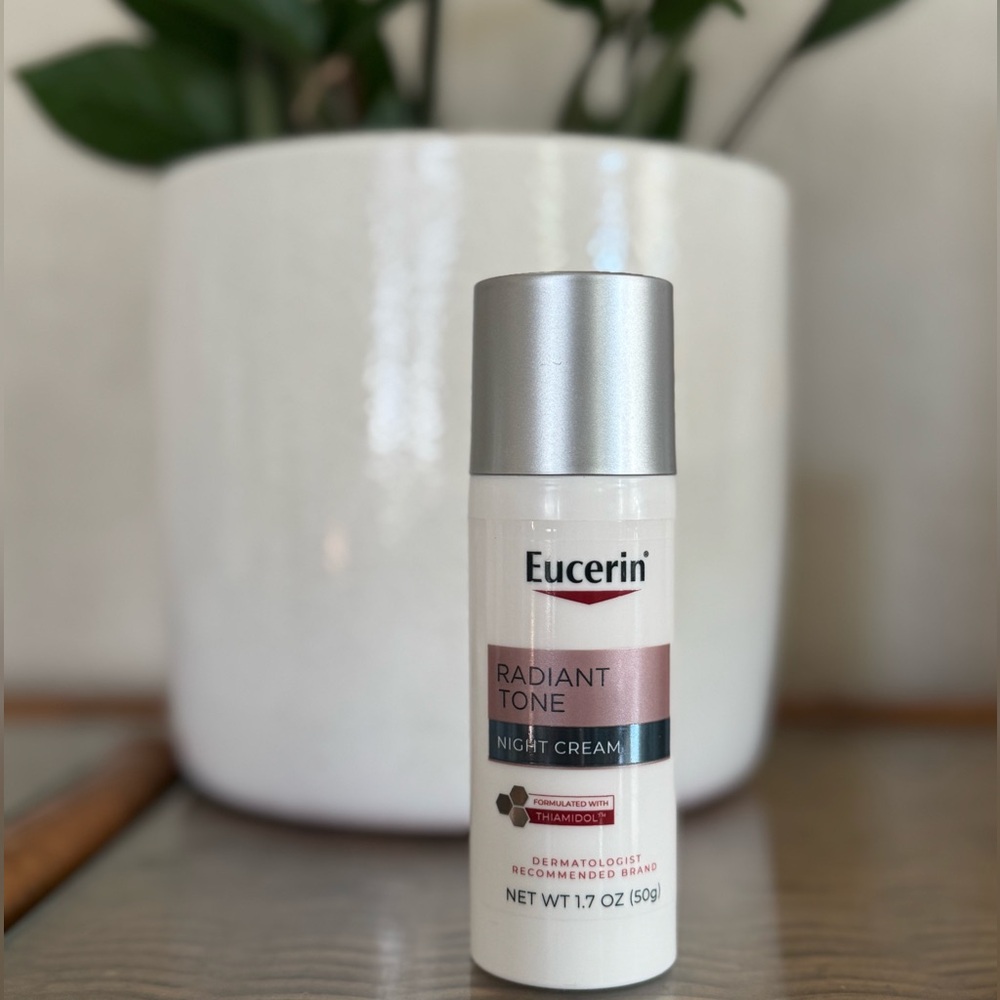Eucerin Radiant Tone Night Cream - White and Silver